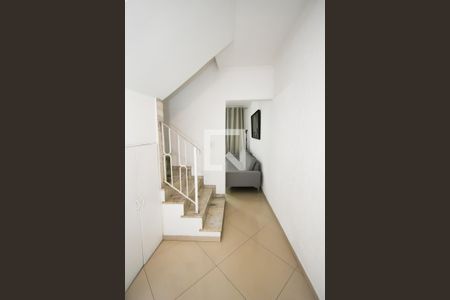 Casa à venda com 380m², 5 quartos e 4 vagas Casa à venda com 380m², 5 quartos e 4 vagasDetalhe