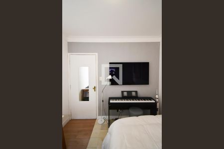 Casa à venda com 380m², 5 quartos e 4 vagas Casa à venda com 380m², 5 quartos e 4 vagasQuarto 2