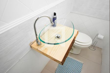 Casa à venda com 380m², 5 quartos e 4 vagas Casa à venda com 380m², 5 quartos e 4 vagasLavabo