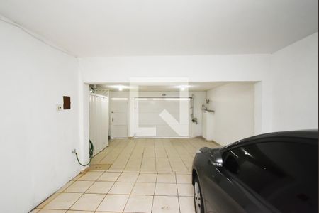 Casa à venda com 380m², 5 quartos e 4 vagas Casa à venda com 380m², 5 quartos e 4 vagasGaragem