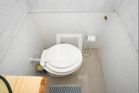 Casa à venda com 380m², 5 quartos e 4 vagas Casa à venda com 380m², 5 quartos e 4 vagasLavabo