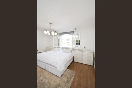 Suíte 1 de casa à venda com 5 quartos, 380m² em Vila Dom Pedro Ii, São Paulo