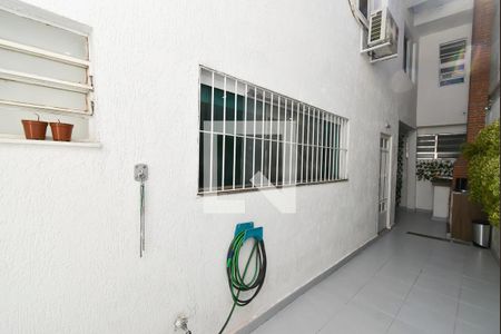 Casa à venda com 380m², 5 quartos e 4 vagas Casa à venda com 380m², 5 quartos e 4 vagasÁrea externa