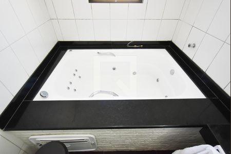 Casa à venda com 380m², 5 quartos e 4 vagas Casa à venda com 380m², 5 quartos e 4 vagasBanheiro da Suíte 1