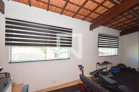 Casa à venda com 380m², 5 quartos e 4 vagas Casa à venda com 380m², 5 quartos e 4 vagasAcademia