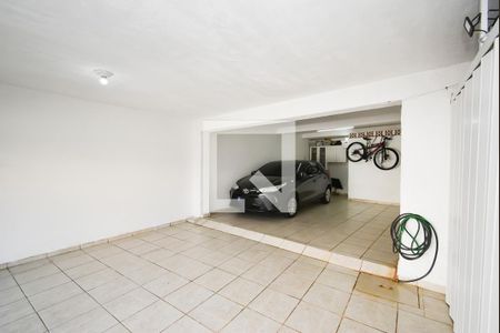 Casa à venda com 380m², 5 quartos e 4 vagas Casa à venda com 380m², 5 quartos e 4 vagasGaragem