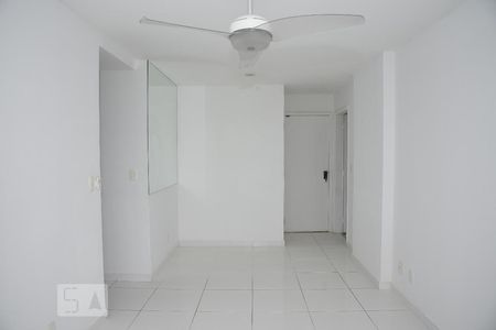 Sala de apartamento para alugar com 2 quartos, 68m² em Jacarepaguá, Rio de Janeiro