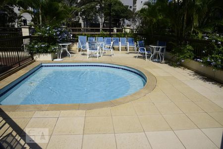 Apartamento para alugar com 68m², 2 quartos e 1 vagaÁrea comum - Piscina
