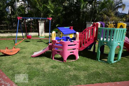 Apartamento para alugar com 68m², 2 quartos e 1 vagaÁrea Comum - Playground