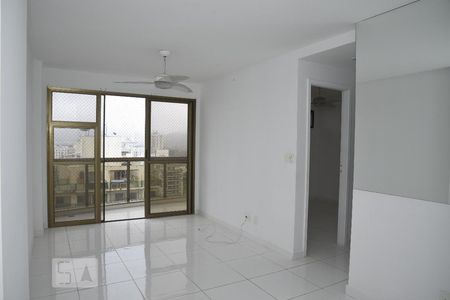Sala de apartamento para alugar com 2 quartos, 68m² em Jacarepaguá, Rio de Janeiro