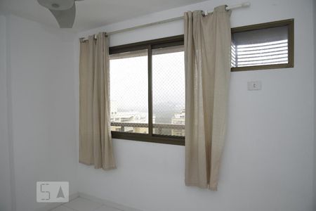 Quarto 1 de apartamento para alugar com 2 quartos, 68m² em Jacarepaguá, Rio de Janeiro