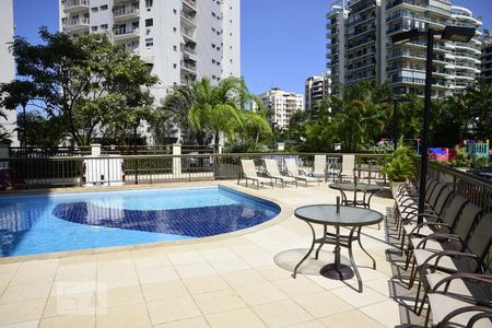 Apartamento para alugar com 68m², 2 quartos e 1 vagaÁrea comum - Piscina