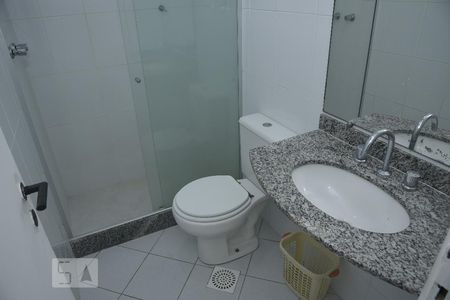 Banheiro Social de apartamento para alugar com 2 quartos, 68m² em Jacarepaguá, Rio de Janeiro