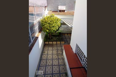 Casa à venda com 240m², 3 quartos e 8 vagas Casa à venda com 240m², 3 quartos e 8 vagasQuintal