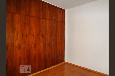 Casa à venda com 240m², 3 quartos e 8 vagas Casa à venda com 240m², 3 quartos e 8 vagasQuarto 3