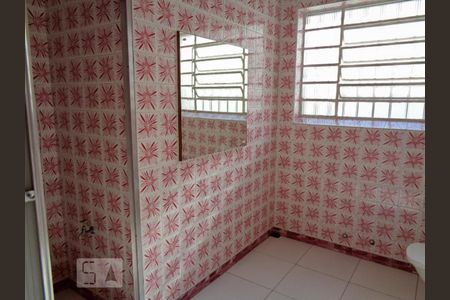 Casa à venda com 240m², 3 quartos e 8 vagas Casa à venda com 240m², 3 quartos e 8 vagasBanheiro