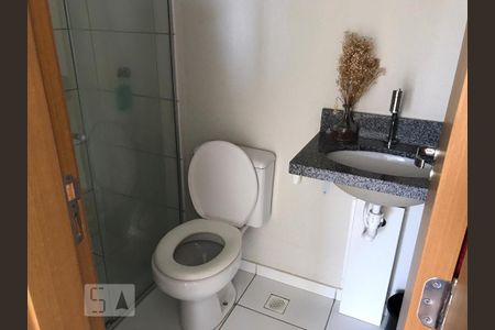 Apartamento para alugar com 64m², 2 quartos e 2 vagas Apartamento para alugar com 64m², 2 quartos e 2 vagasBanheiro