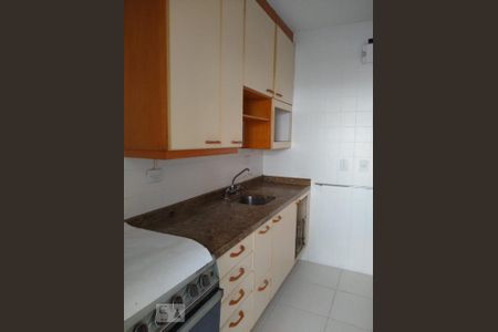 Apartamento à venda com 75m², 3 quartos e sem vaga Apartamento à venda com 75m², 3 quartos e sem vagaCozinha