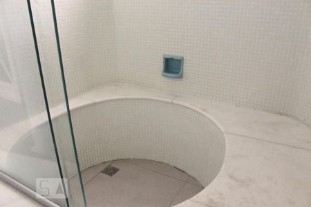 Apartamento à venda com 436m², 4 quartos e 2 vagasBanheiro do Quarto 02