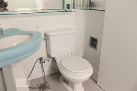 Apartamento à venda com 436m², 4 quartos e 2 vagasBanheiro do Quarto 02