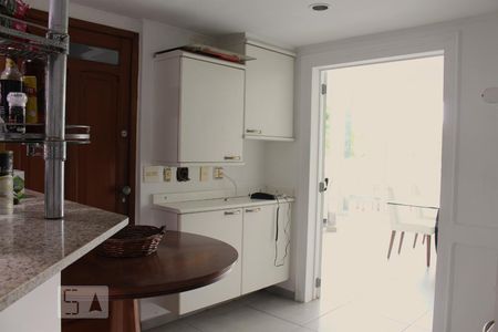 Apartamento à venda com 436m², 4 quartos e 2 vagasCozinha