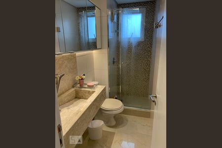 Banheiro de apartamento para alugar com 1 quarto, 49m² em Petrópolis, Porto Alegre