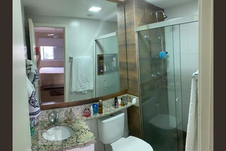 Apartamento à venda com 69m², 2 quartos e 1 vagaBanheiro da Suíte 1