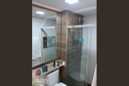 Apartamento à venda com 69m², 2 quartos e 1 vagaBanheiro da Suíte 1