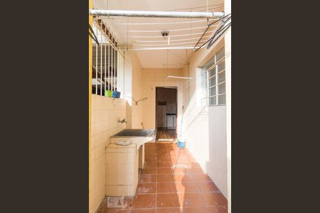 Casa à venda com 200m², 4 quartos e 1 vagaÁrea de Serviço