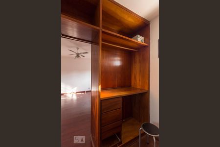 Casa à venda com 200m², 4 quartos e 1 vagaCloset do Quarto 4 - Suíte