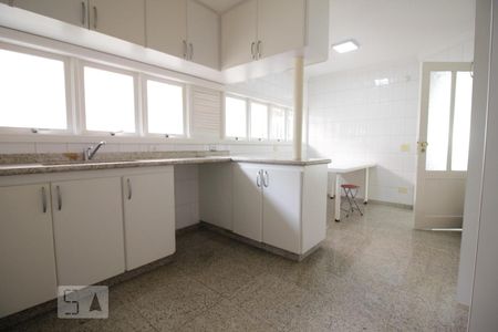 Casa à venda com 350m², 4 quartos e 5 vagasCozinha