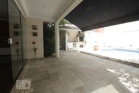 Área Externa de casa à venda com 4 quartos, 350m² em Jardim Leonor, São Paulo