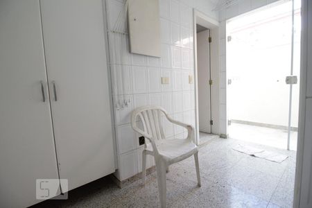 Casa à venda com 350m², 4 quartos e 5 vagasÁrea de Serviço