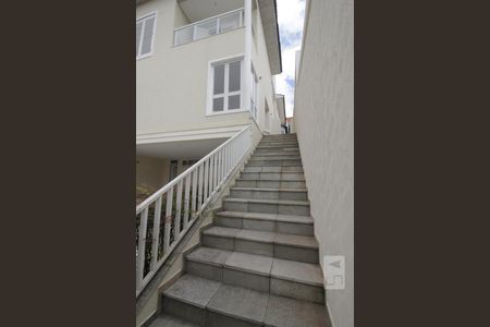 Casa à venda com 350m², 4 quartos e 5 vagasEscadas