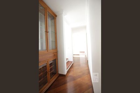 Corredor de casa à venda com 4 quartos, 350m² em Jardim Leonor, São Paulo