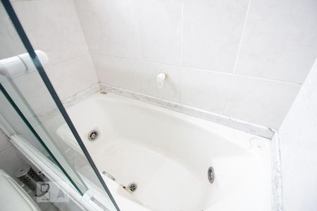 Casa à venda com 350m², 4 quartos e 5 vagasBanheira