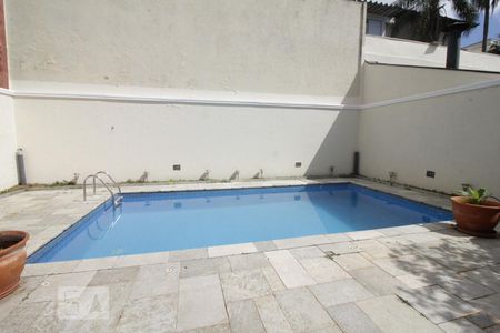 Piscina de casa à venda com 4 quartos, 350m² em Jardim Leonor, São Paulo
