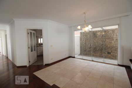Sala de casa à venda com 4 quartos, 350m² em Jardim Leonor, São Paulo
