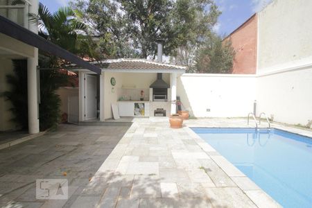 Área Externa de casa à venda com 4 quartos, 350m² em Jardim Leonor, São Paulo