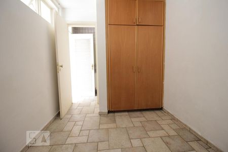 Casa à venda com 350m², 4 quartos e 5 vagasQuarto de Serviço
