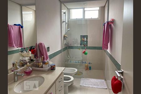 Apartamento para alugar com 337m², 4 quartos e 5 vagasBanheiro Suíte 2