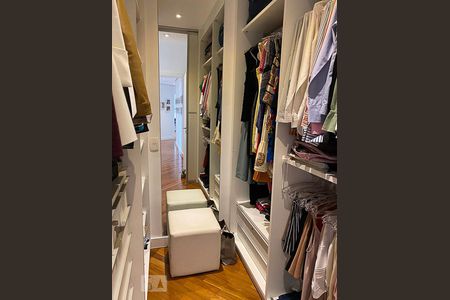 Apartamento para alugar com 337m², 4 quartos e 5 vagasArmário da Suíte 4