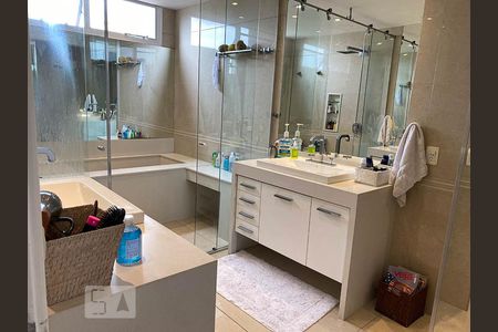 Apartamento para alugar com 337m², 4 quartos e 5 vagasBanheiro Suíte 4