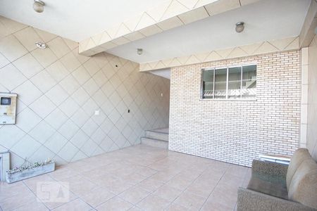 Casa à venda com 100m², 3 quartos e 2 vagasGaragem