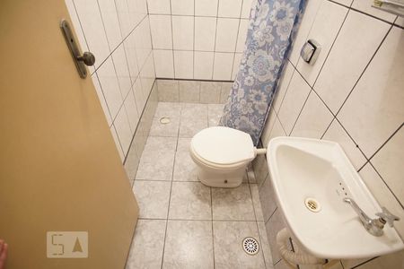 Casa à venda com 100m², 3 quartos e 2 vagasBanheiro de serviço