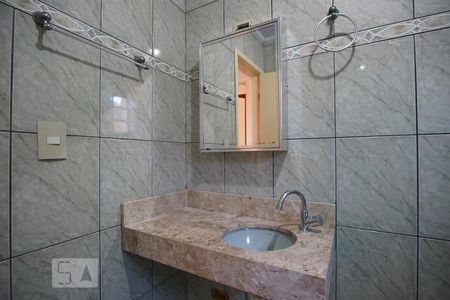 Casa à venda com 100m², 3 quartos e 2 vagasBanheiro social