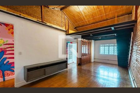 Casa à venda com 230m², 3 quartos e sem vagaSala