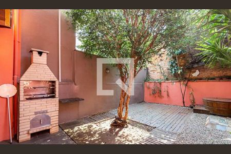 Casa à venda com 230m², 3 quartos e sem vagaQuintal