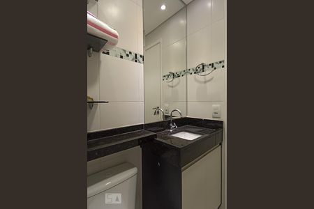 Banheiro suíte de kitnet/studio para alugar com 1 quarto, 27m² em Bethaville I, Barueri