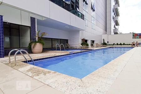 Studio à venda com 27m², 1 quarto e 1 vaga Studio à venda com 27m², 1 quarto e 1 vagaÁrea comum - Piscina